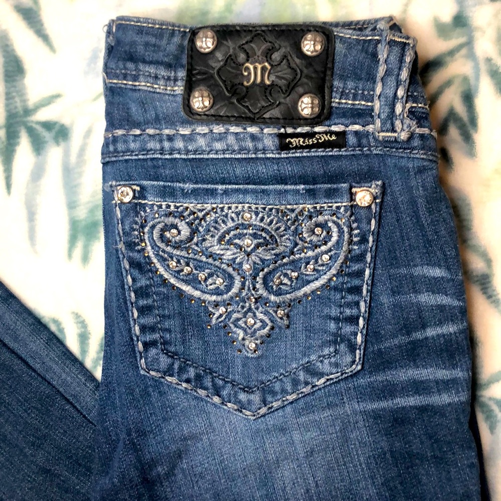 Miss Me jeans with rhinestones boot size 28